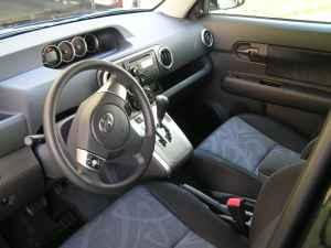 Scion xB 2012 photo 2