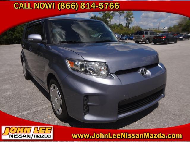 Scion xB 2012 photo 4