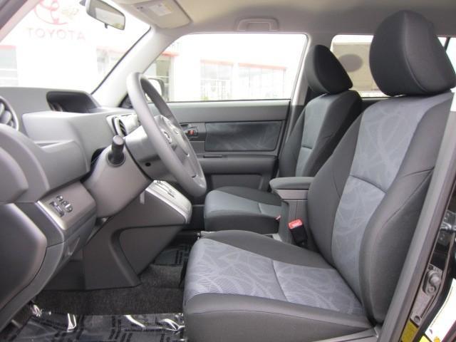 Scion xB 2012 photo 4