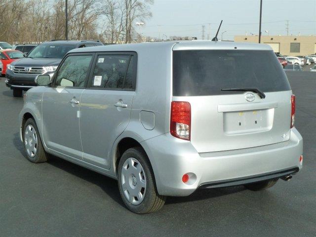 Scion xB 2013 photo 11