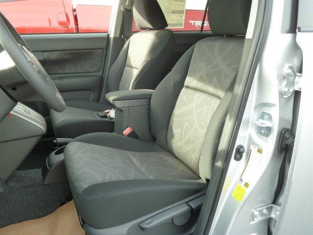 Scion xB 2013 photo 9