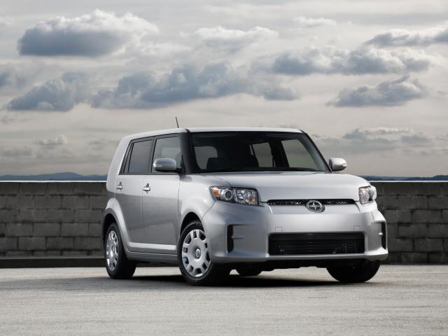Scion xB 2013 photo 5