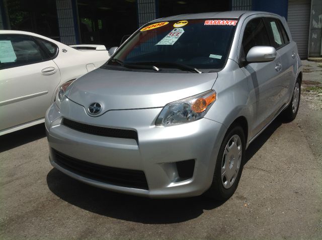 Scion xD 2006 photo 3