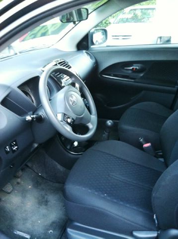Scion xD 1500 LS Ext. Cab Sportside Hatchback