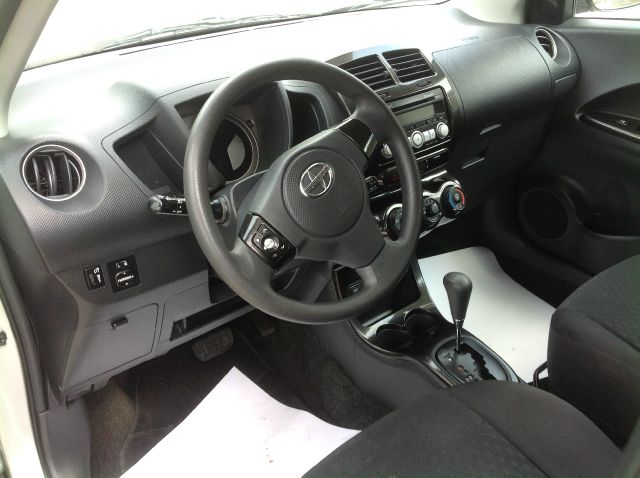 Scion xD 1500 LS Ext. Cab Sportside Hatchback