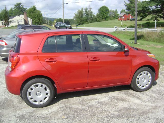 Scion xD 2008 photo 2