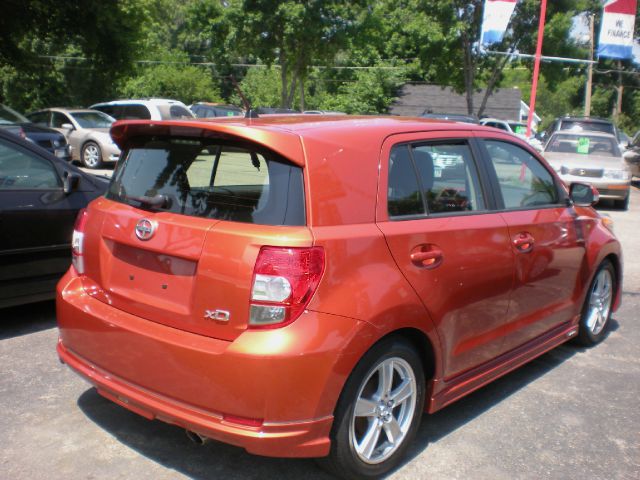 Scion xD 2008 photo 3