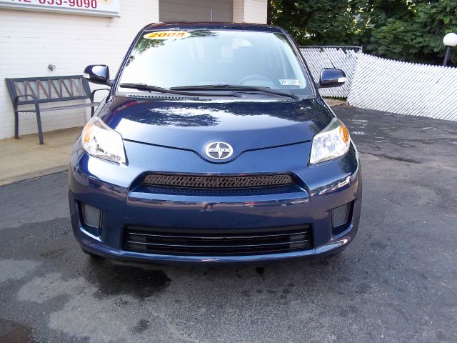 Scion xD 320 W/ Sunroof Hatchback