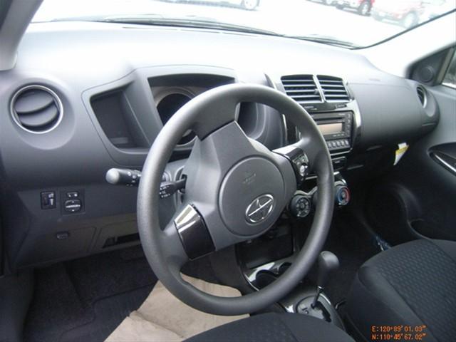Scion xD 2010 photo 1