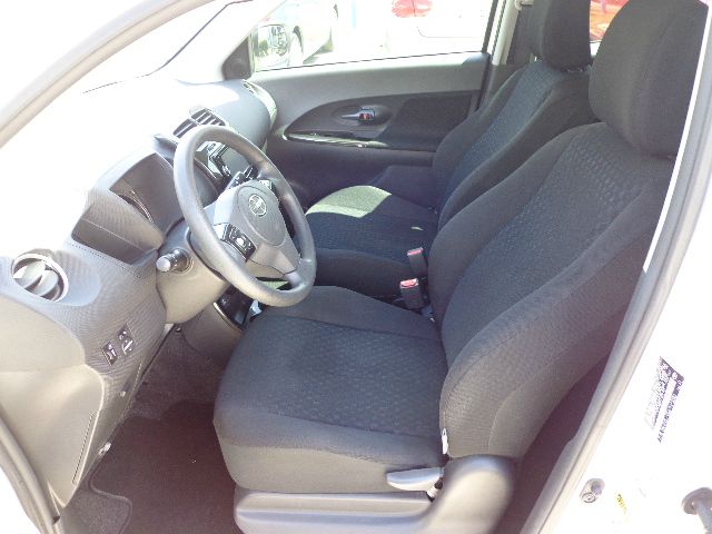 Scion xD 2010 photo 1