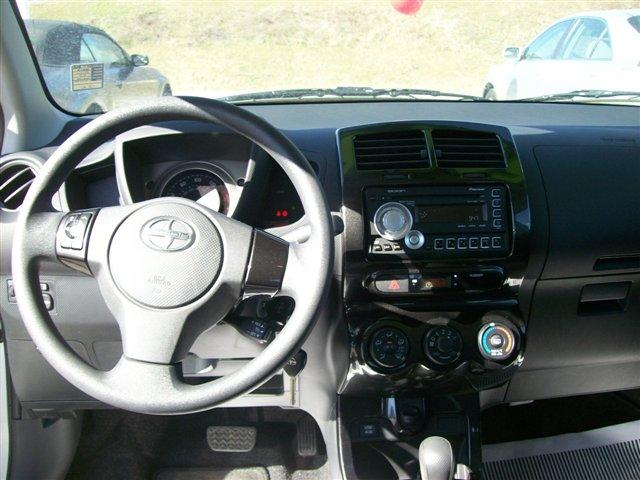 Scion xD 2010 photo 3