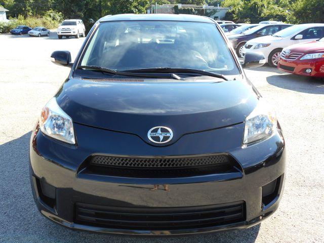 Scion xD 2010 photo 1