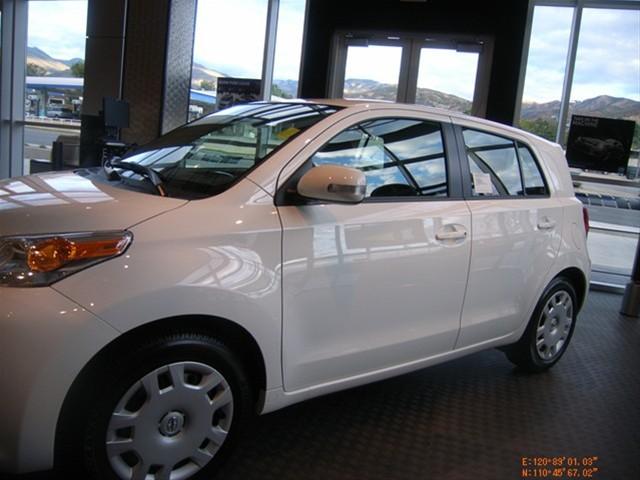 Scion xD 2010 photo 1