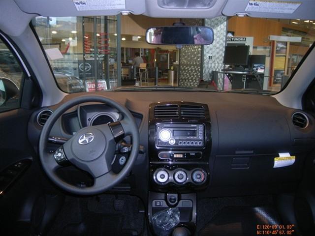 Scion xD 2010 photo 4