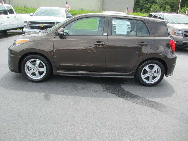 Scion xD 2011 photo 4