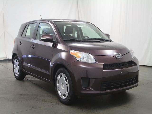 Scion xD 2011 photo 2