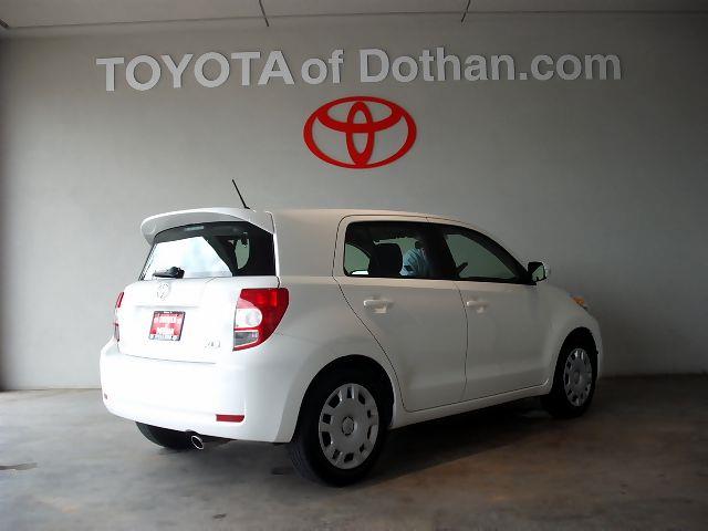 Scion xD 2012 photo 2