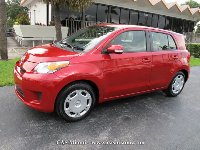 Scion xD 2012 photo 3