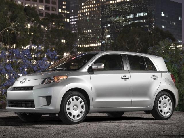 Scion xD 2013 photo 4