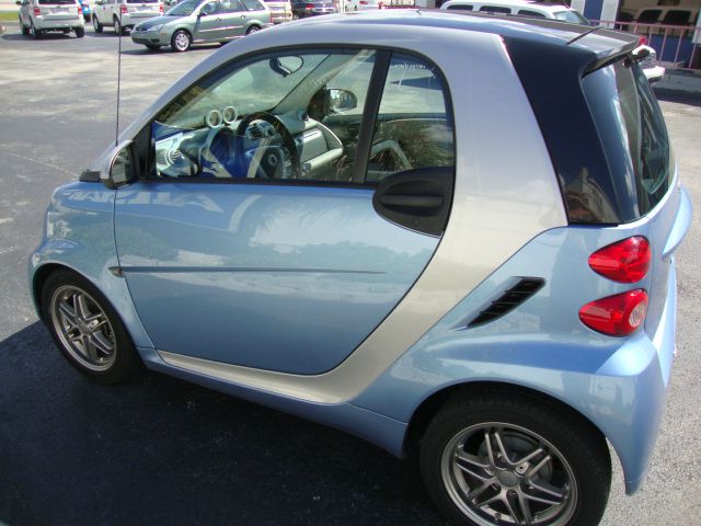 Smart fortwo 2011 photo 2