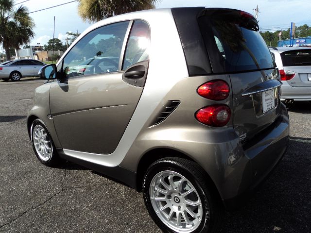 Smart fortwo 2011 photo 4