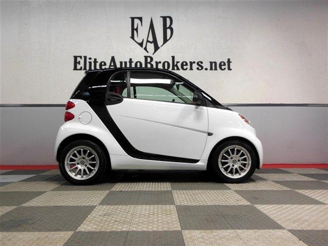 Smart fortwo 2011 photo 1
