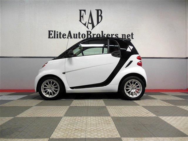 Smart fortwo 2011 photo 2