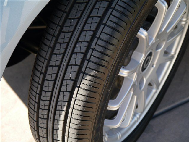 Smart fortwo 2012 photo 3