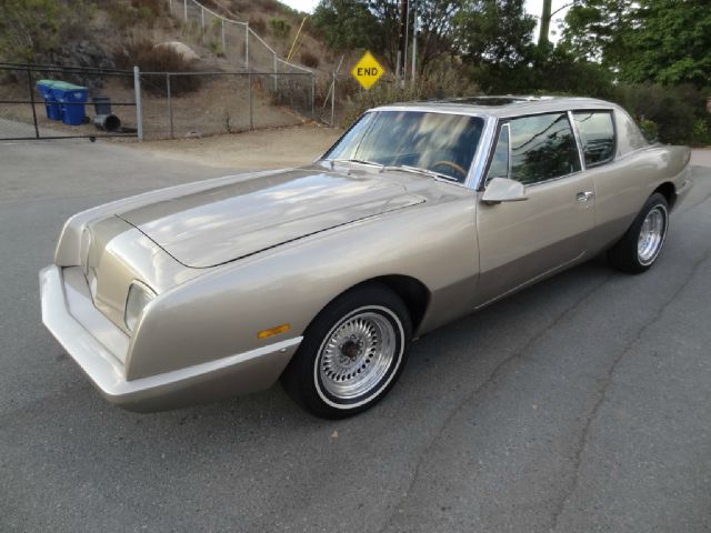 Studebaker Avanti 1987 photo 3