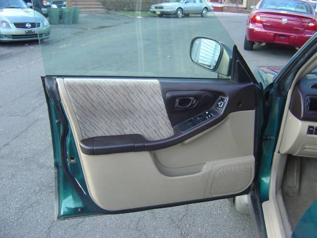 Subaru Forester 1998 photo 3