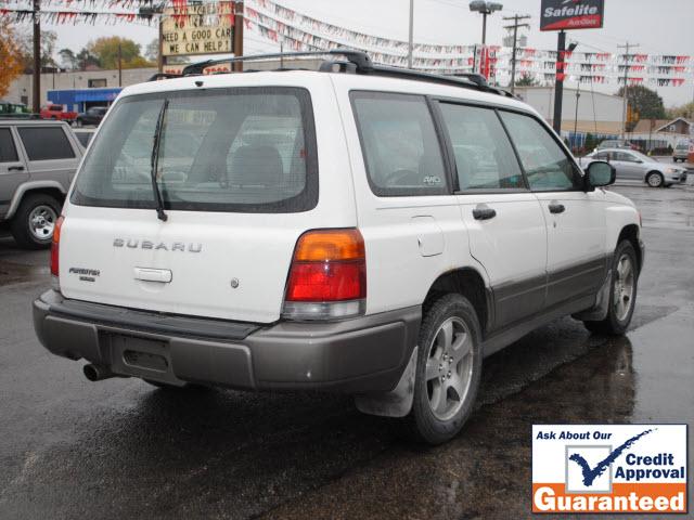 Subaru Forester 1998 photo 3
