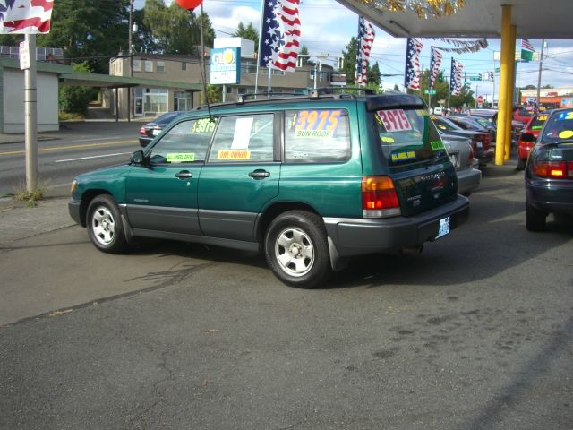 Subaru Forester 1999 photo 1