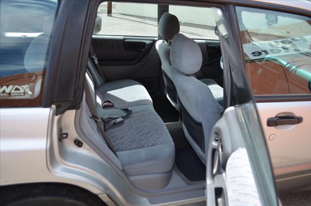 Subaru Forester 1999 photo 1