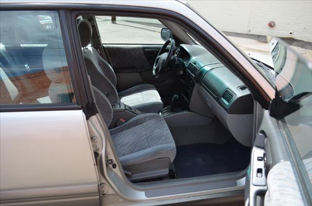 Subaru Forester 1999 photo 2