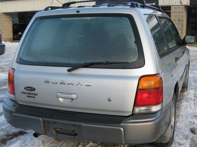 Subaru Forester 1999 photo 2