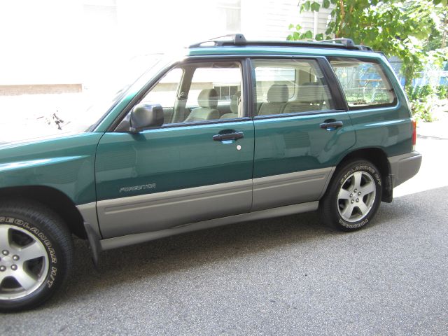 Subaru Forester 1999 photo 2