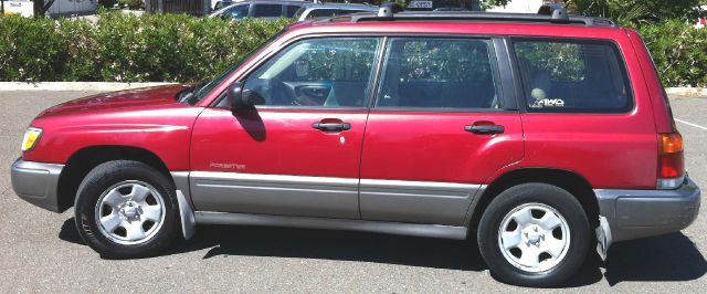 Subaru Forester 1999 photo 1