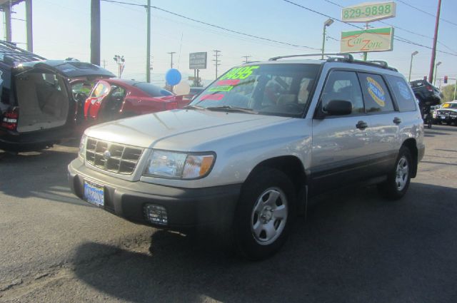 Subaru Forester 2000 photo 3