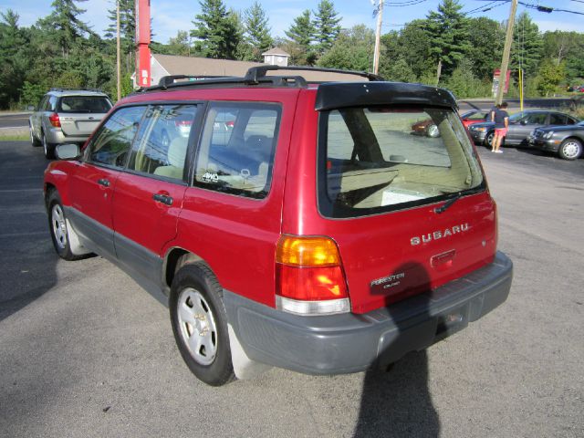 Subaru Forester 2000 photo 4