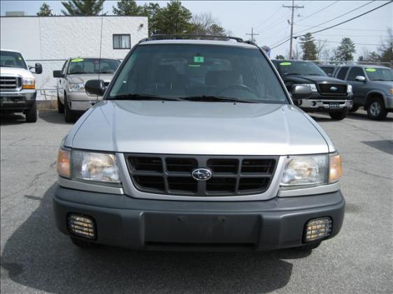 Subaru Forester 2000 photo 1