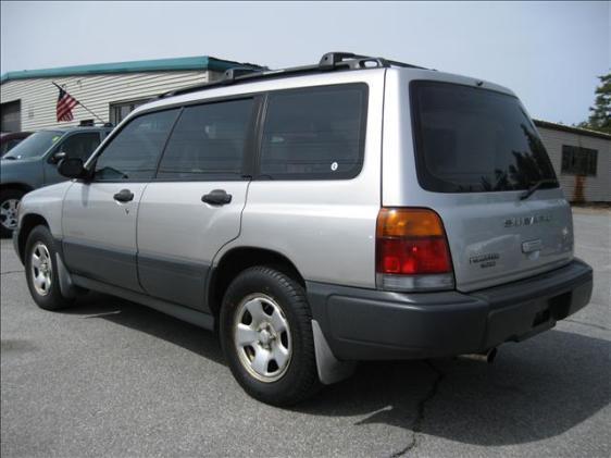 Subaru Forester 2000 photo 3