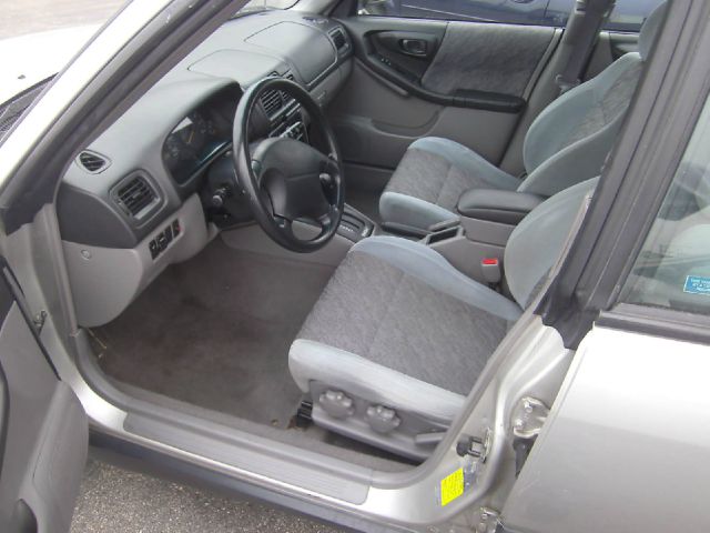Subaru Forester 2000 photo 2