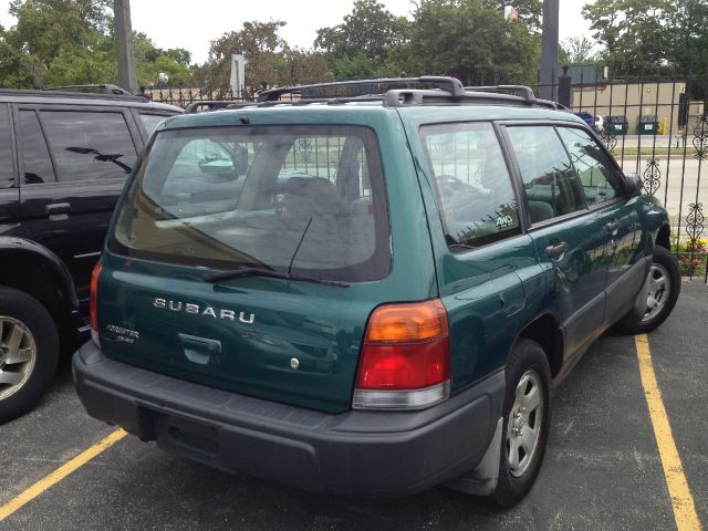 Subaru Forester 2000 photo 4