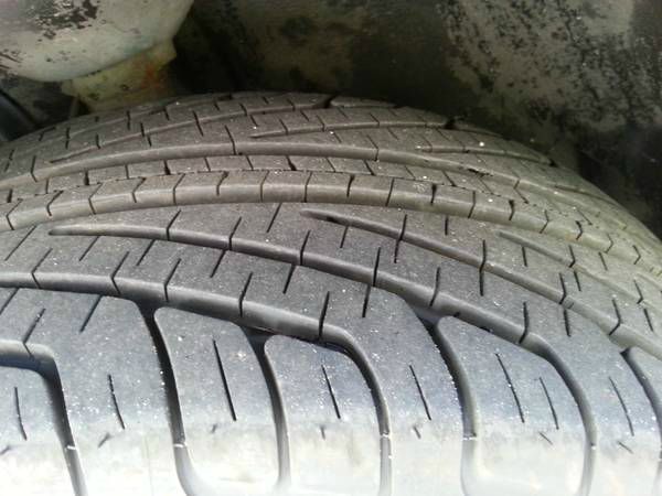 Subaru Forester 2000 photo 2