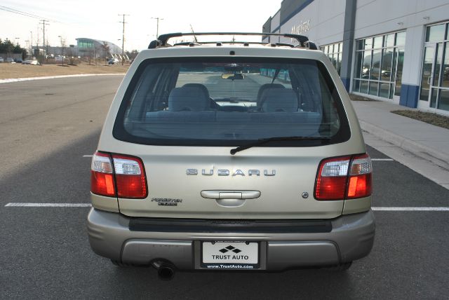 Subaru Forester 2001 photo 0