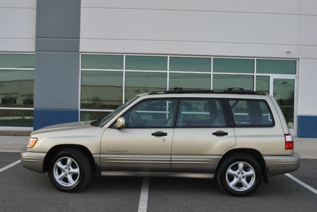 Subaru Forester 2001 photo 3