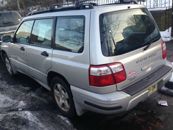 Subaru Forester 2001 photo 1