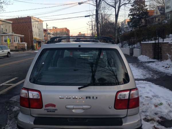 Subaru Forester 2001 photo 2