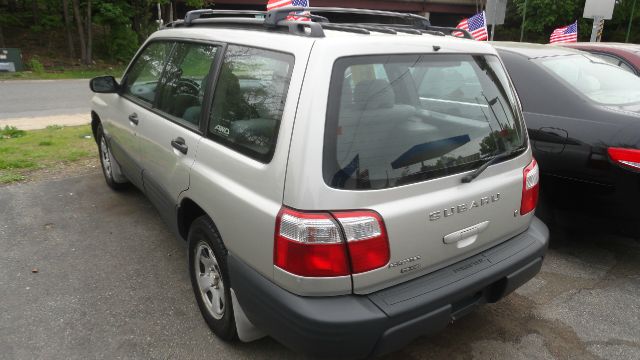 Subaru Forester 2001 photo 1