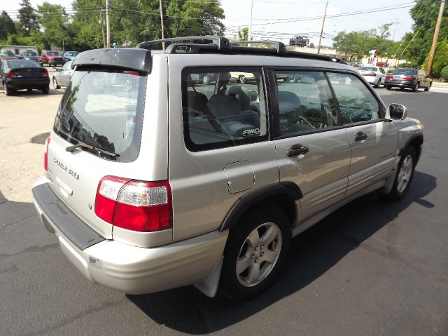 Subaru Forester 2001 photo 1